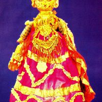 Radha, the <em>gopi</em> and avatar of goddess Lakshmi, beloved of Lord Krishna, one of the two prin<em>c</em>ipal <em>c</em>hara<em>c</em>ters in <em>gopalila kundhei</em>, traditional string puppet theatre of <em>Or</em>issa (Odisha), India. Photo courtesy of Sampa Ghosh