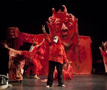 <em>Birdcatcher in Hell</em> (May 2013), direction: Massimo Schuster, a 1966 production revived in 2013 as part of Bread and Puppet Theater’s 50th anniversary celebration. Photo courtesy of Bread and Puppet Theater 