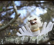 <em>Flights of Fancy</em> (2014) par le Hand to Mouth Theatre (New Forest, Royaume-Uni), mise en scène : Clive Chandler, conception et fabrication de marionnettes : Martin Bridle et Su Eaton. Marionnettes à gaine. Photo: Leo Bridle
