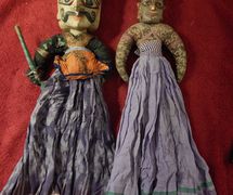 Deux vieilles <em>kathputli</em>, les marionnettes à fils du Rajasthan, en Inde