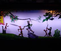 <em>Monkey <em>Ki</em>ng Learns Kongfu</em> (美猴王学艺, 2005), created by Zhou Quanlai, performed by Haerbin Ertong Yishu Juyuan Muou Piyingtuan (Harbin, Heilongjiang Province, People’s Republic of China), direction: Lu Guangyong, Xue Zhaoping, design/construction: Guan Yongjiu, Lou Xiuhong, Wang Baihui, puppeteers: Wang Pei, Kang Ranran, Lian Xingli, Yang Qingmei. Shadow theatre. Photo: Zhou Fuquan