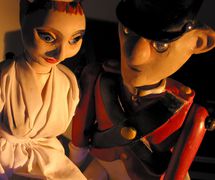 Tin Soldier and Ballerina, in <em>The Steadfast Tin Soldier</em> (1987), adaptation of Hans Christian Andersen’s tale by Storybox Theatre (Bristol, UK), direction: Neil Canham, Sue Leach, design/construction: Rod Burnett, puppeteer: Rod Burnett. Direct manipulation puppetry, open stage, height: 50 cm. Photo: Rod Burnett