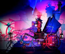<em>Forget-Me-Not</em>, un « kinemat » par Eduard Bersudsky du Sharmanka <em>Ki</em>netic Theatre, spectacle théâtral donné au musée Eretz Israël à Tel-Aviv (2012). Theâtre mécanique (2013). Photo: Robin Mitchell 