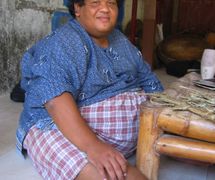 Slamet Gundono (1966-2014), Indonesian <em>dalang</em>/performance artist of Central Java, best known for his <em>wayang</em> suket (rice-straw puppetry) performances (2007). Photo: Karen Smith 