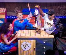 <em>My Superhero Roberto Clemente / Mi Superhéroe Roberto Clemente</em>, a bilingual production (in English and Spanish) for family audiences by Teatro SEA (New York, NY, United States). Rod puppet/Tabletop puppetry, height: 50 cm (20”). Photo: Javier González