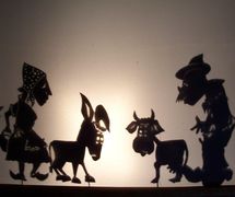 <em>Le jeu du sabot</em> (1993) por Théâtre des Gros Nez (Perwez, Brabante Valón, Bélgica), puesta en escena, concepción, escenografía y manipulación: Marcel Orban. Teatro de sombras. Fotografía cortesía de Marcel Orban