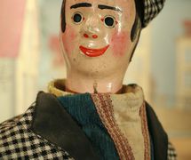 Woltje, le « ketje » de Bruxelles, la mascotte du Théâtre Royal de Toone (Bruxelles, Belgique). Marionnette à tringle. Photo: Nicolas Géal