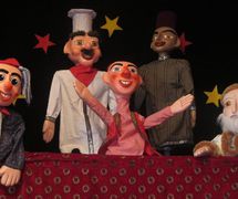 Un spectacle de marionnettes à gaine d'Enis Ergün. Photo réproduite avec l'aimable autorisation de UNIMA Turkey (UNIMA Turkiye)